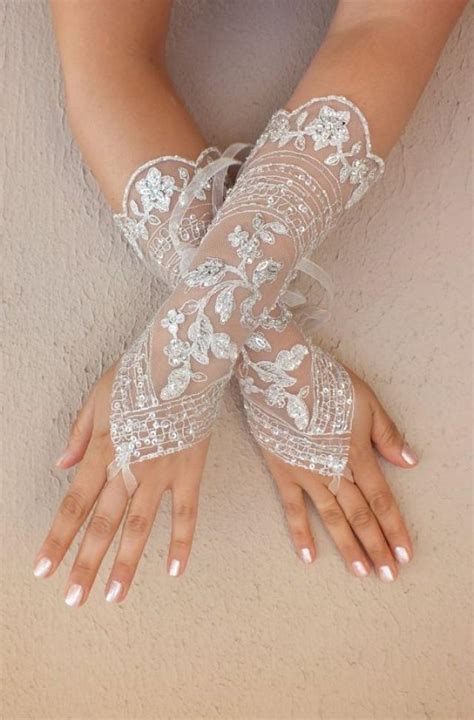 Elegant Gloves .